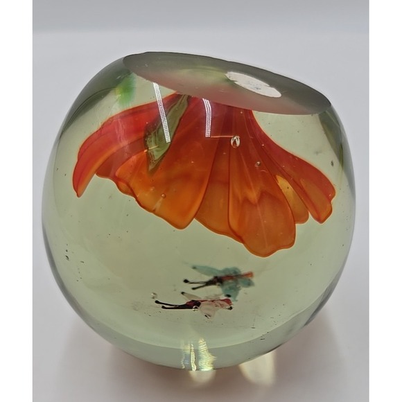 Vintage‎ Hand Blown Art Glass Paperweight Orange Flower & 2 Bumble Bees Bubbles - Picture 9 of 14